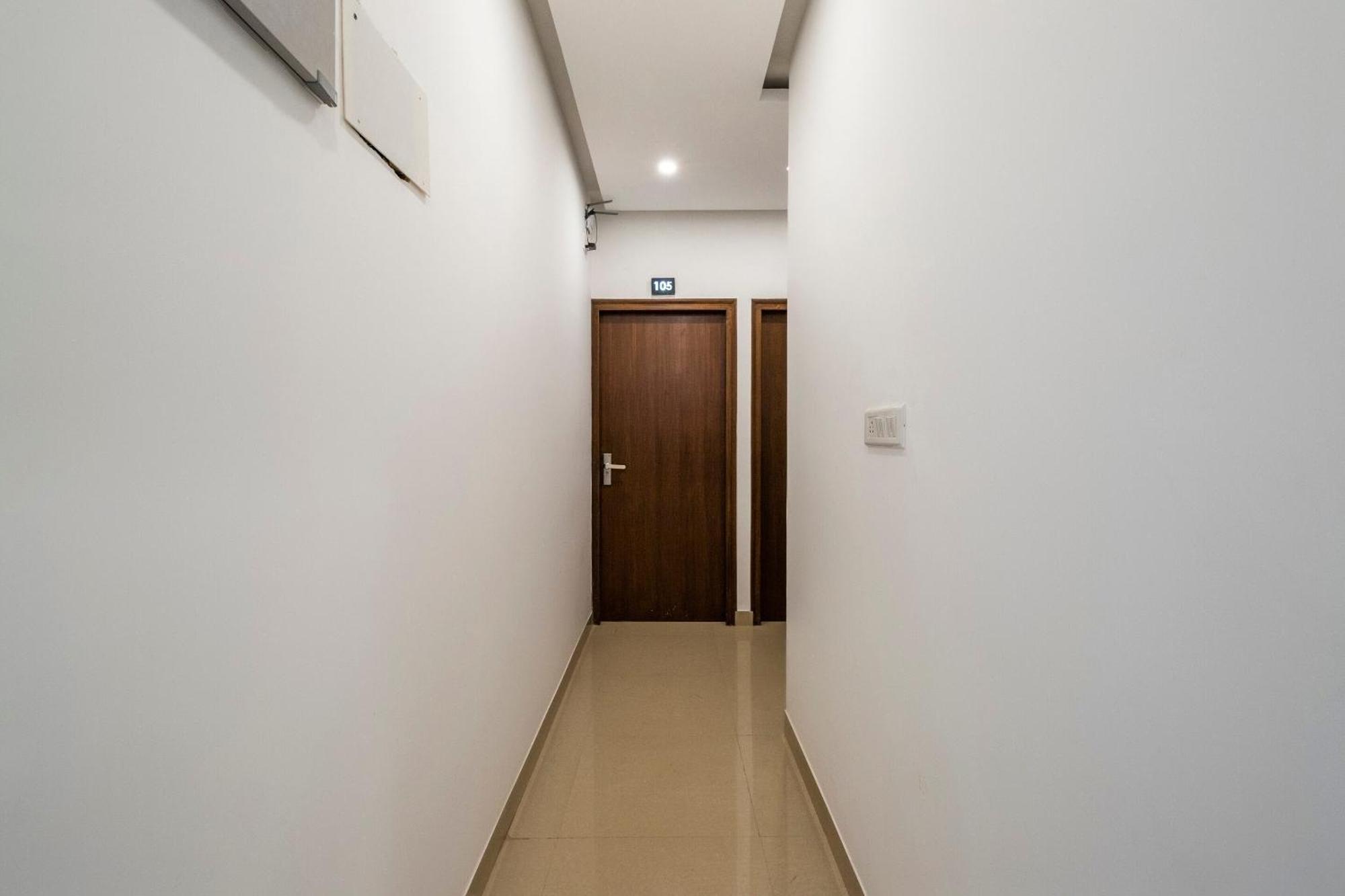 Super Townhouse Hebbal Hotel Bengaluru Kültér fotó