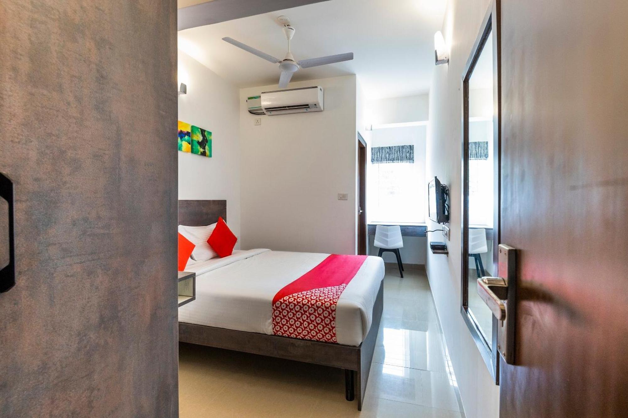 Super Townhouse Hebbal Hotel Bengaluru Kültér fotó